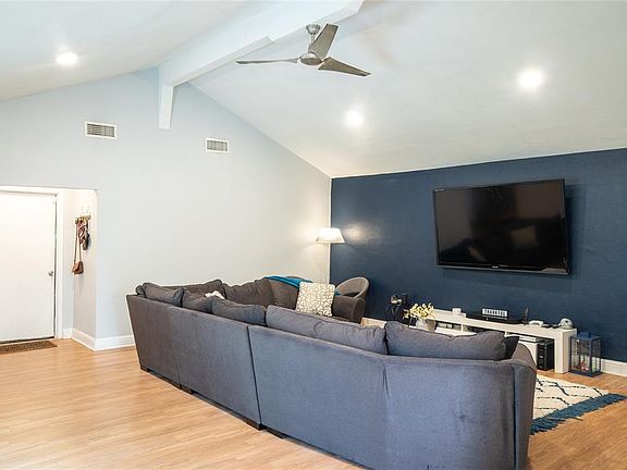 2nd image of 3422 Caracas Dr