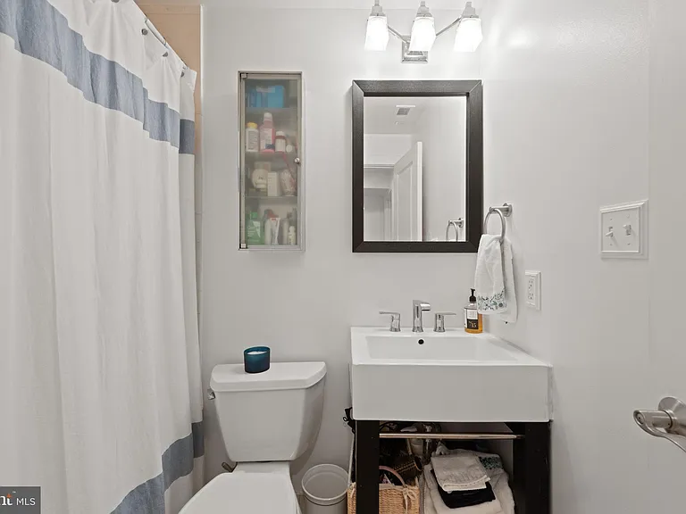 424 E Capitol St NE #3 — Photo 16