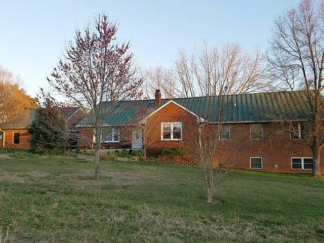 1st image of 270 Beagle Ln