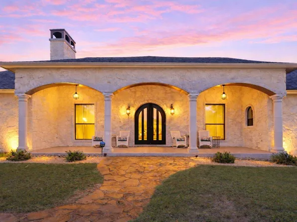 125 Carriage Ct, Bastrop, TX 78602