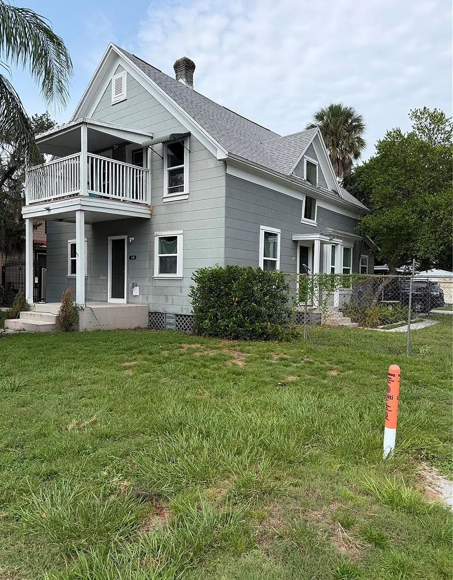 3 bed, 1.0 bath, 1095 sqft, $2,200 — Photo 3