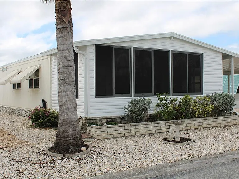 2107 Palma Sola Blvd #8 — Photo 25
