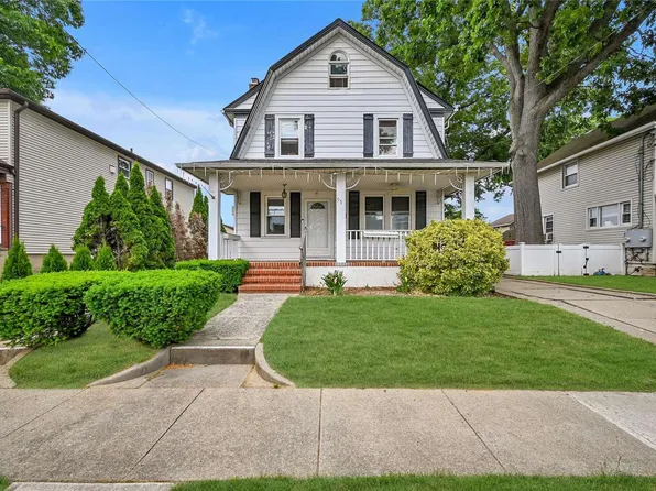 95 E Fairview Avenue, Valley Stream, NY 11580