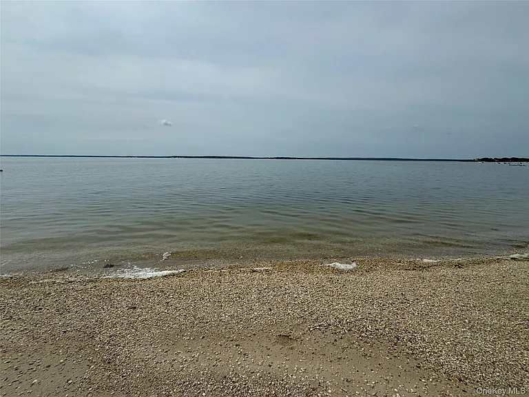 1429 Peconic Bay Blvd — Photo 6