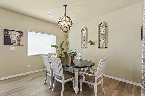 5th image of 980 Desert Sage St