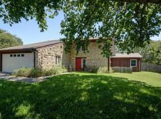 144 Oak Ridge Dr S, Kerrville, TX 78028
