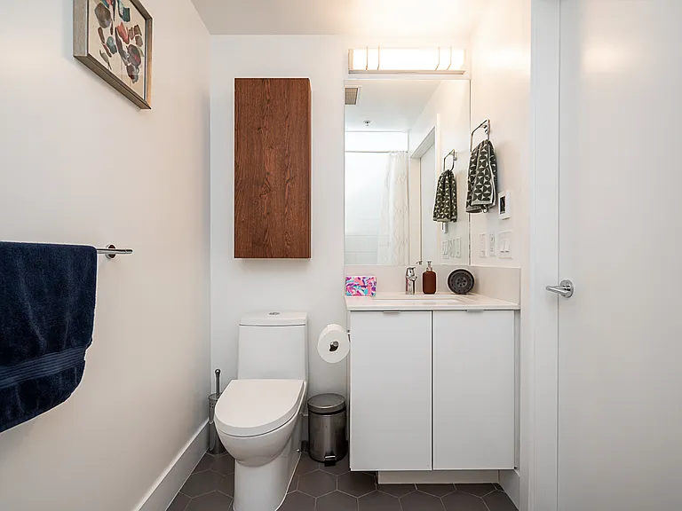 2435 Kingsway #608 — Photo 20