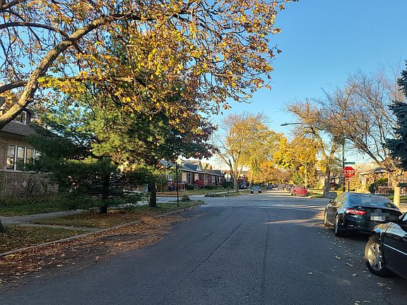 4th image of 5646 W Eastwood Ave