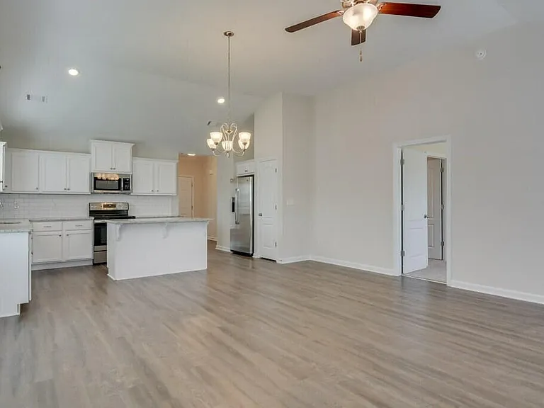 427 Amesbury Dr — Photo 22