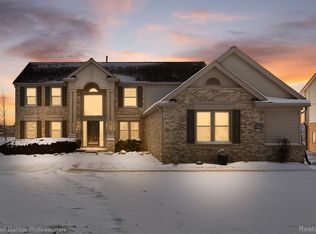 46985 Glastonbury Dr, Canton, MI 48188
