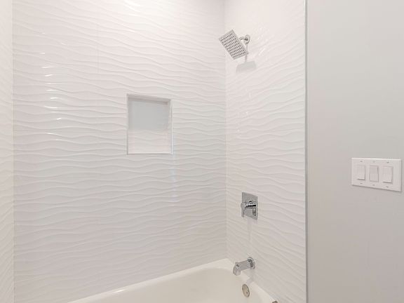 4th image of 1906 E York St #1A