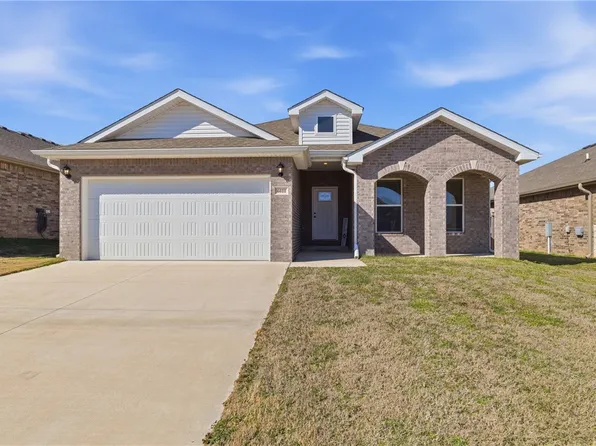 6011 NW Hoover St, Bentonville, AR 72713