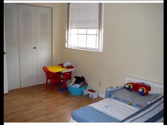 3rd image of 900 Sorrento Dr