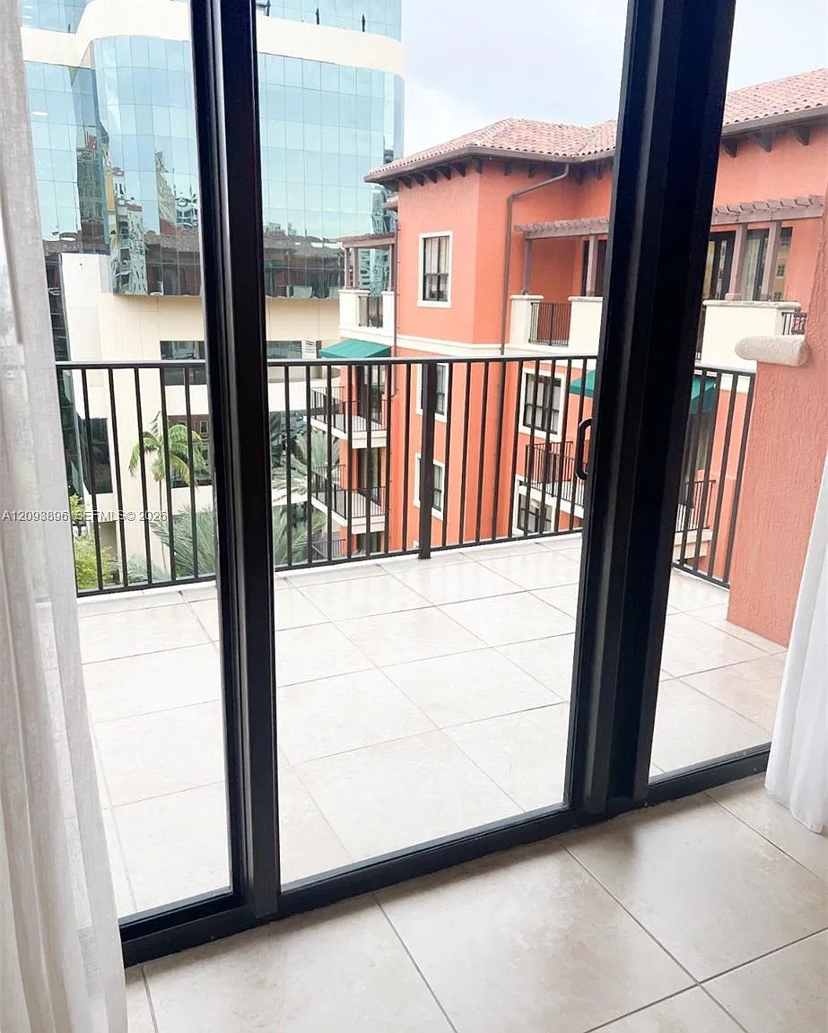 Andalusia Condo Residence — Photo 3
