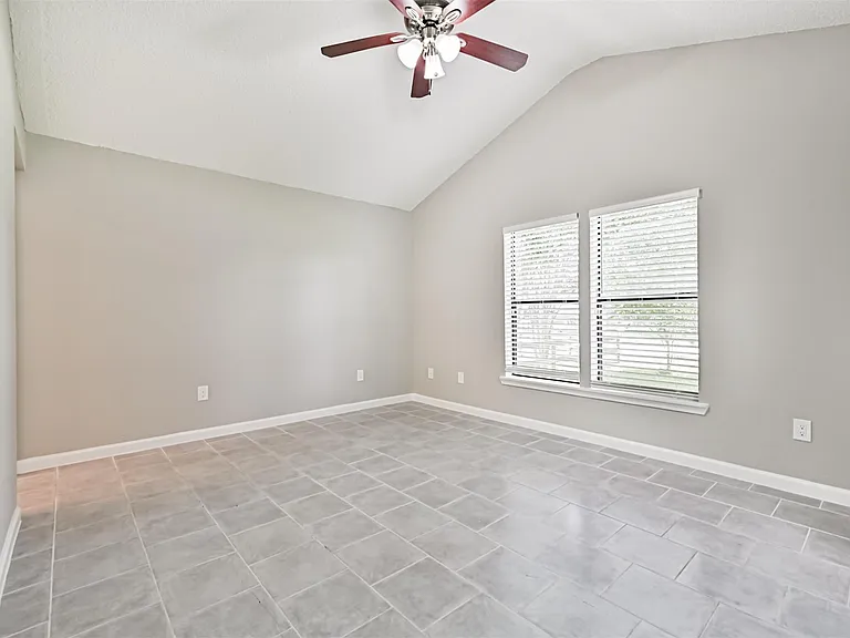 5220 Krueger Dr — Photo 38