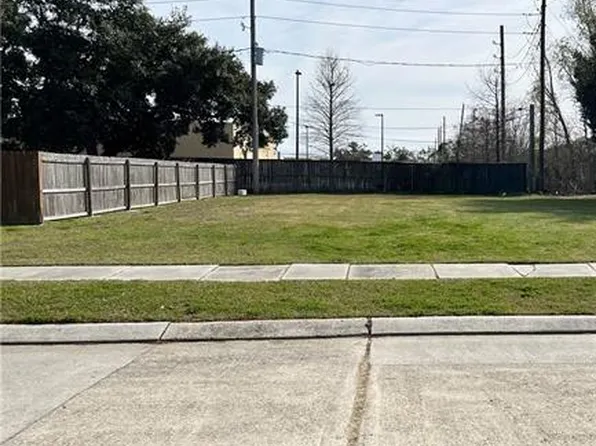 2501 Lawrence St, Meraux, LA 70075