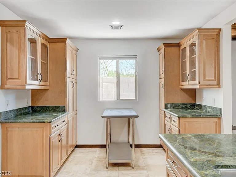 408 Lacy Ln — Photo 7