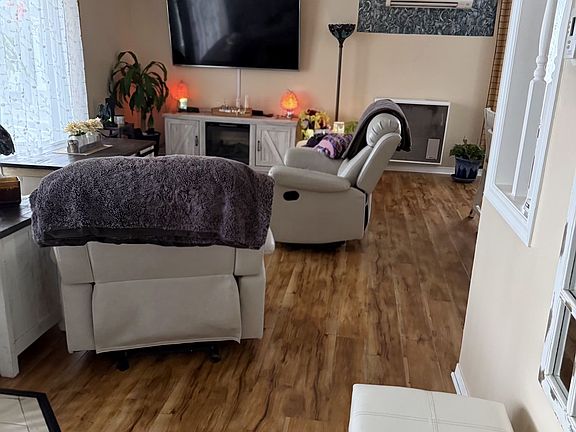 5th image of 25 Comforts Cv