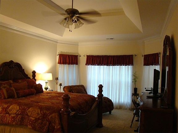 4th image of 2805 Wintercrest Ct