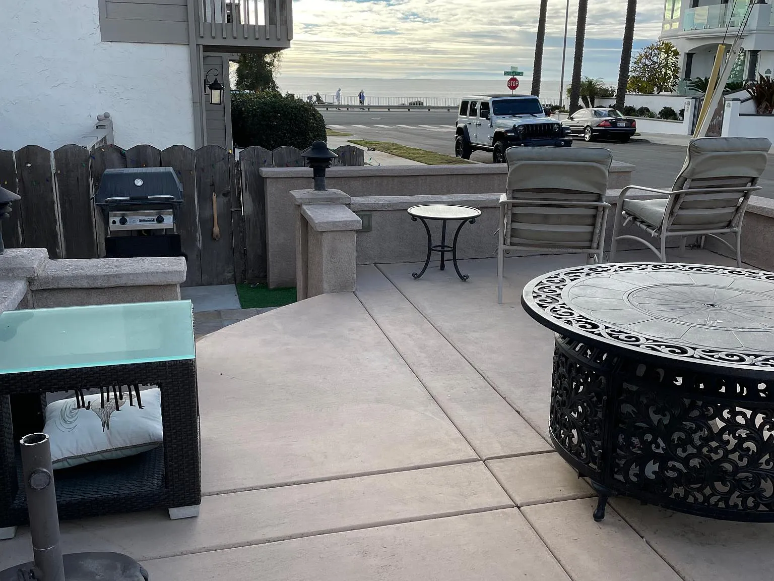 2 bed, 880 sqft, $3,600 — Photo 2