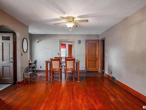 3rd image of 1922 N Pine St