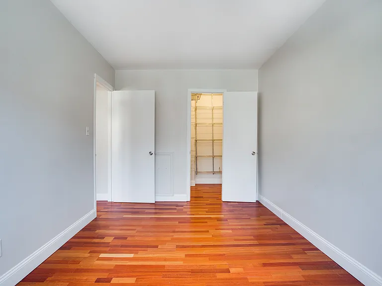 Bedroom 1a