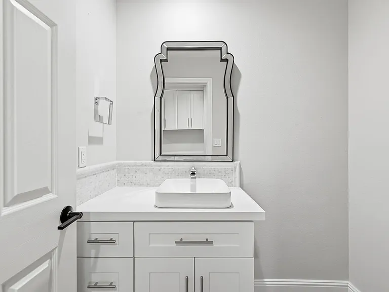 3235 W Sierra Dr — Photo 28