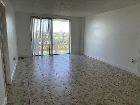 3rd image of 15601 NW 7th Ave #601