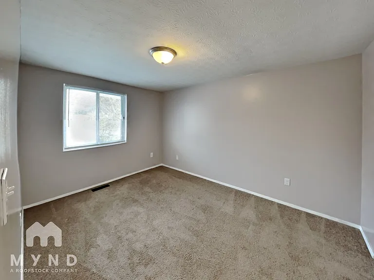 2270 Cardston Dr — Photo 14