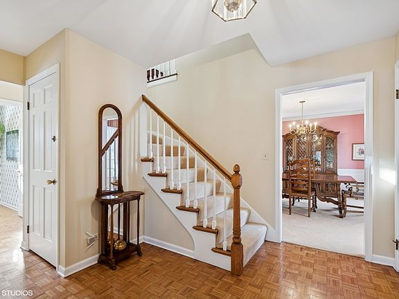 3rd image of 2851 Canterbury Dr