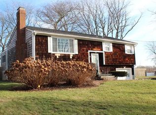 84 Maize Corn Rd, Portsmouth, RI 02871