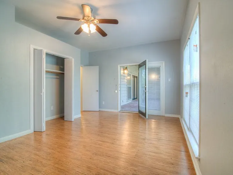 3200 Duval St #105 — Photo 9