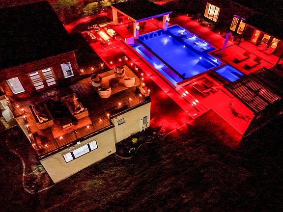 3rd image of 724 Highport Rd