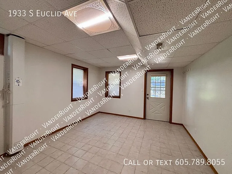 1933 S Euclid Ave — Photo 24