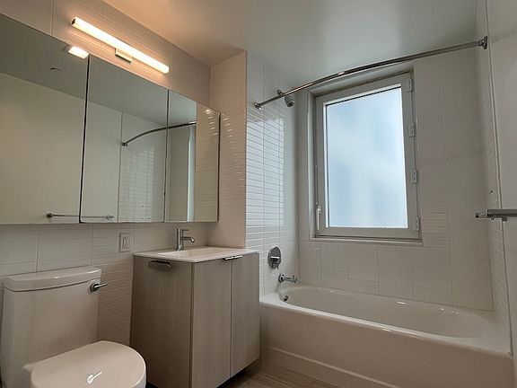 5th image of 2922 Northern Blvd APT 1006