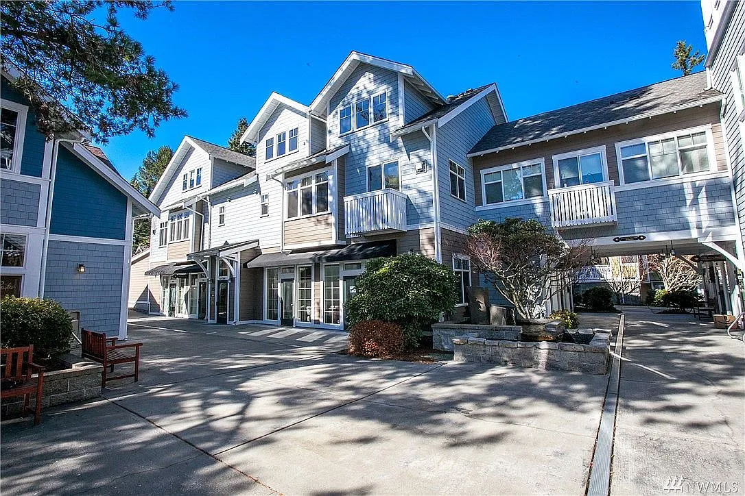 Building Photo - 115 Hall Brothers Loop NW #208