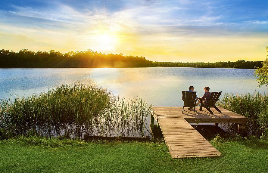 10-acre Lake with Fishing Dock