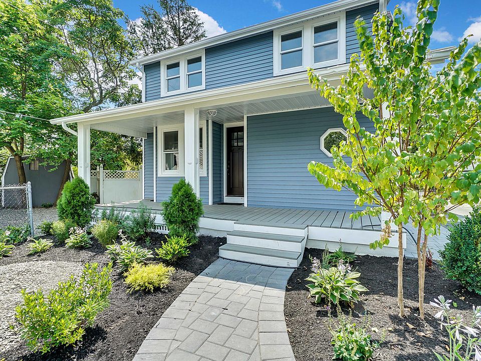 Seashore Salt Box Colonial