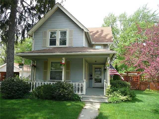 1st image of 121 W 6th St