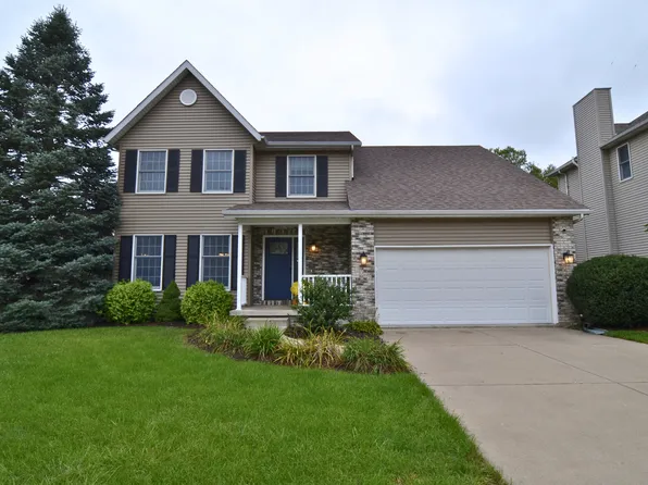 2062 Plum Tree Rd, Bettendorf, IA 52722