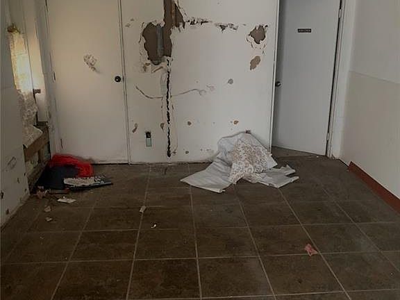 4th image of 402 Salem Ave