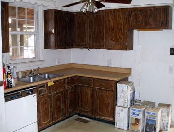 3rd image of 3041 Brentwood Cir