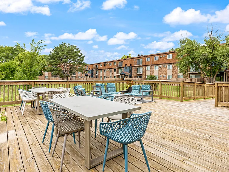 Eagle Creek Apartments — Photo 15
