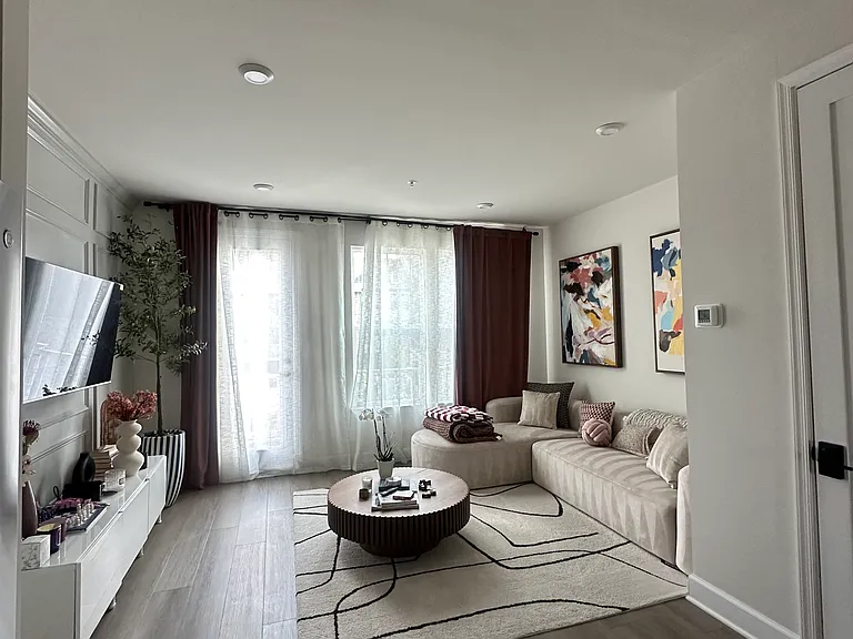 3545 Carnaby St — Photo 2