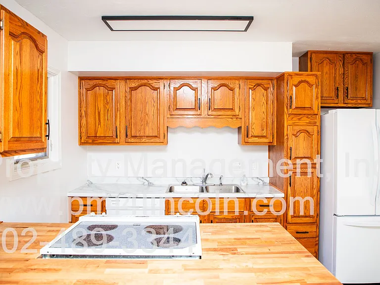 8030 N Hazelwood Dr — Photo 11