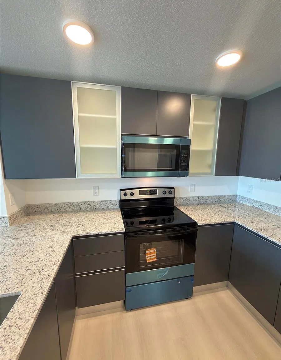 2 bed, 2.0 bath, 1150 sqft, $1,750 — Photo 3