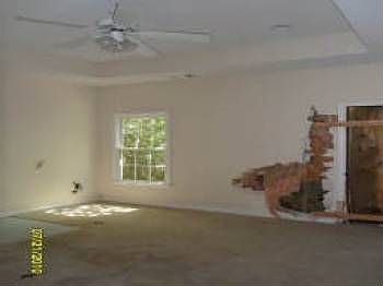 2nd image of 810 Humphries St