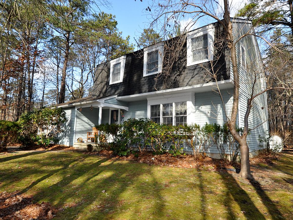 1st image of 16 Wicklow Dr