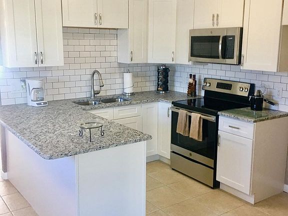 4th image of 1404 Lillian Ln