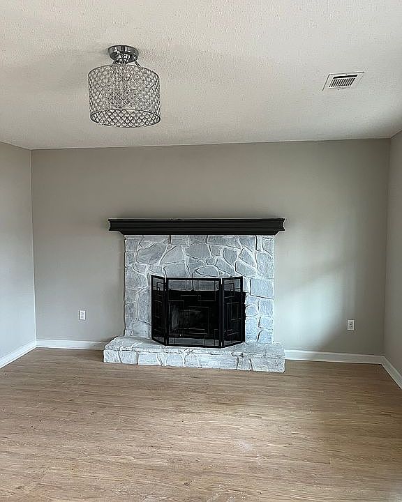 2nd image of 641 N Price Rd